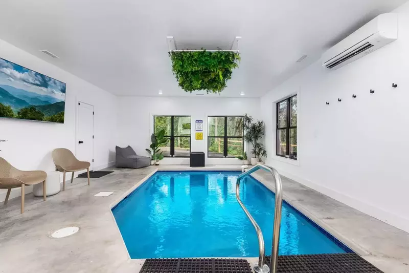 Pools at Splashin At Raven's Ridge